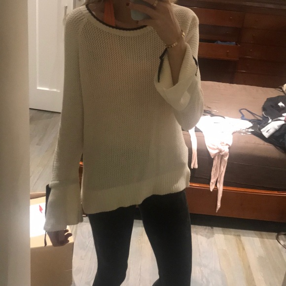 LOFT Sweaters - Loft super cute white sweater with big arms!